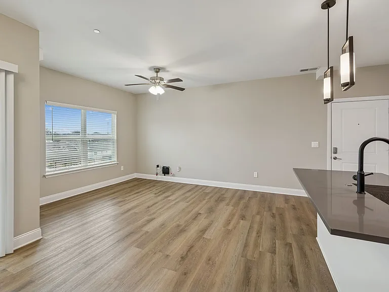 Zen Garden Apartments — Photo 106