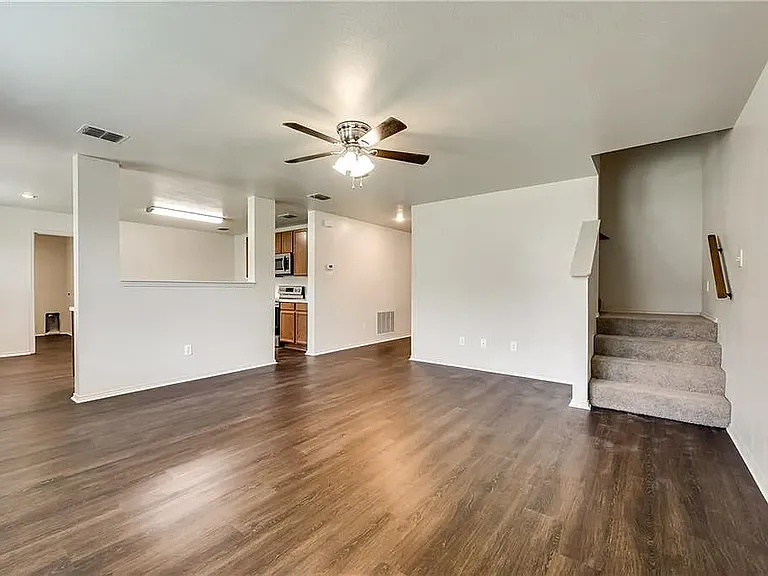 1109 Boxwood Dr — Photo 8