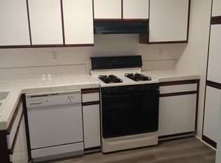 44460 15th St E APT 4, Lancaster, CA 93535
