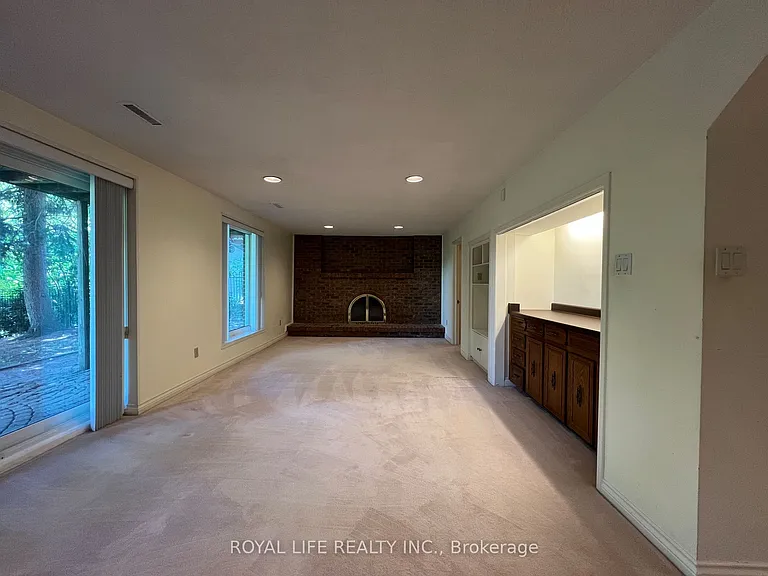 10 Saddletree Dr — Photo 25