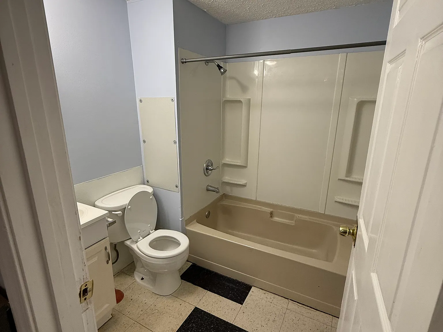 2 bed, 900 sqft, $1,795 — Photo 4
