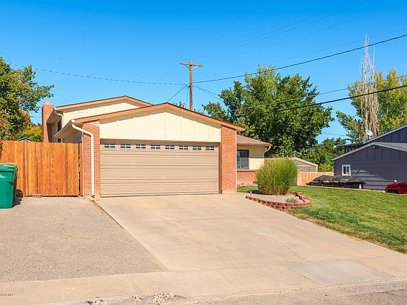 3rd image of 3004 Centenary Ave