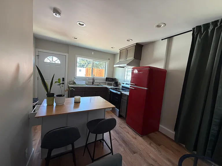 S Lark Ellen Ave — Photo 9