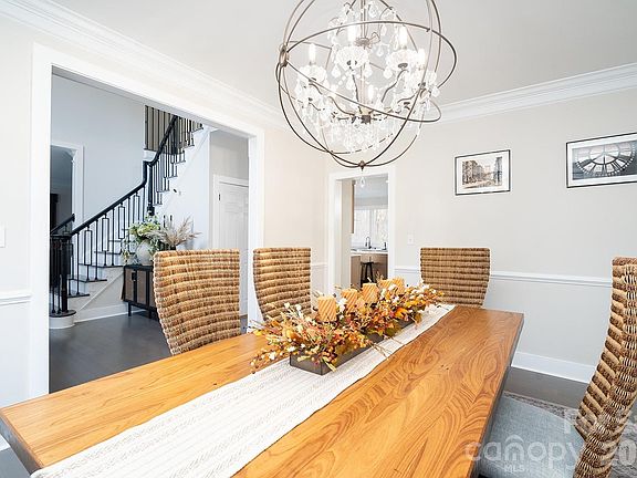 4th image of 1617 Home Pl