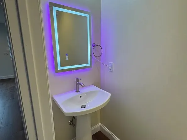 79 Towers Street image 11 of 13