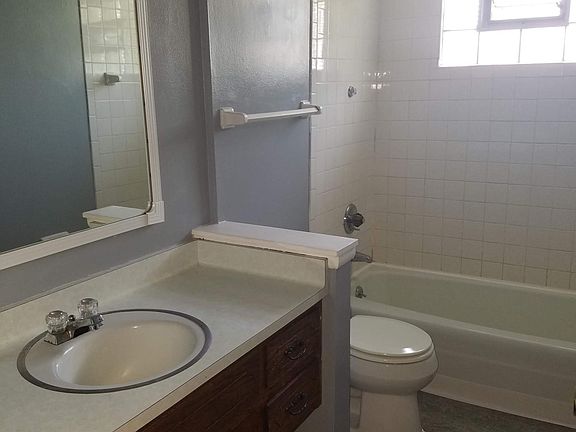 4th image of 1640 Carroll Ave