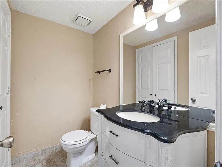 2898 Lakemont Dr SW — Photo 9