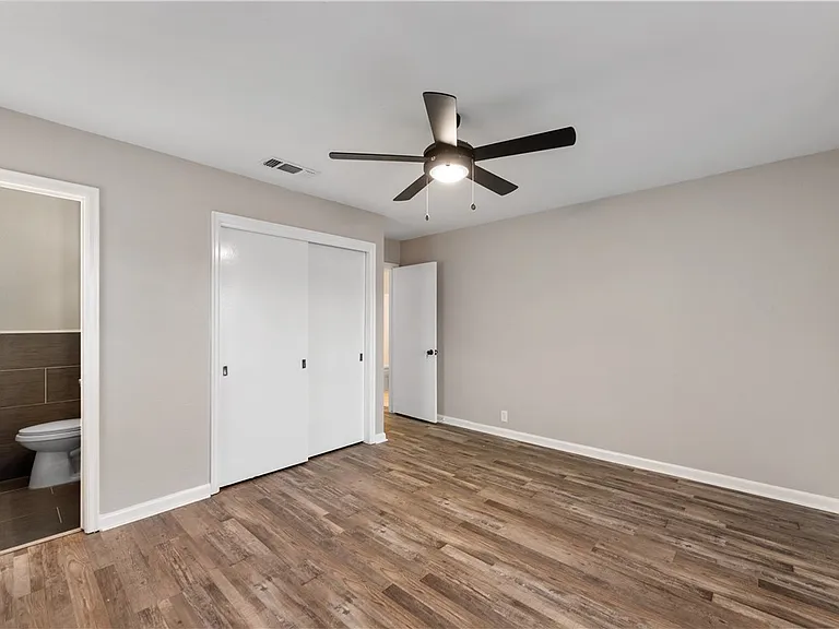 4937 Holmes Dr — Photo 13