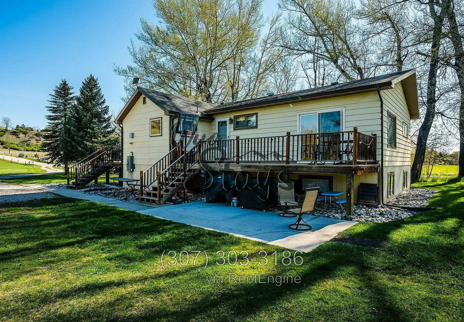 3 bed, 2.5 bath, 2336 sqft, $3,100 — Photo 2