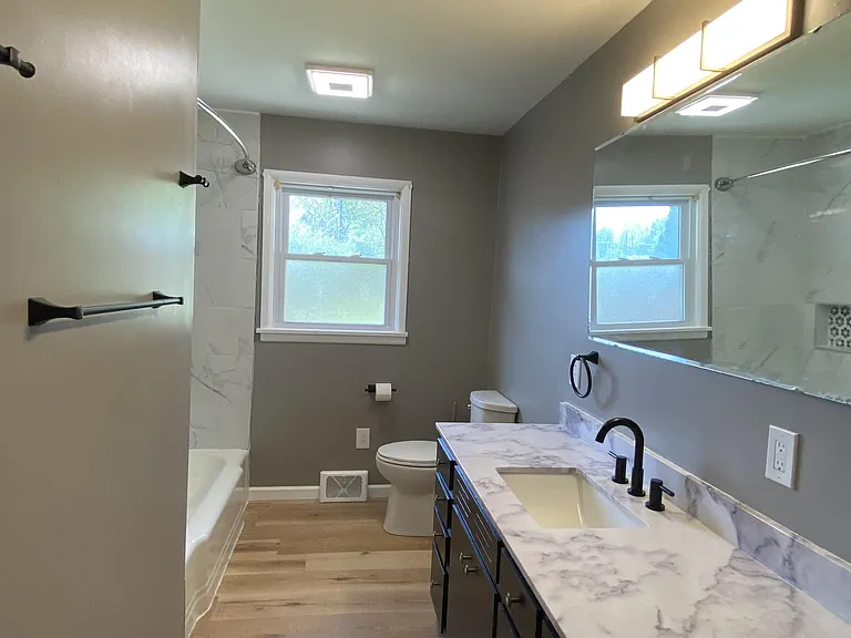 1338 W Vine St — Photo 2
