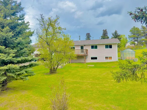 1405 W 61st St, Crowsnest Pass, AB T0K 0M0