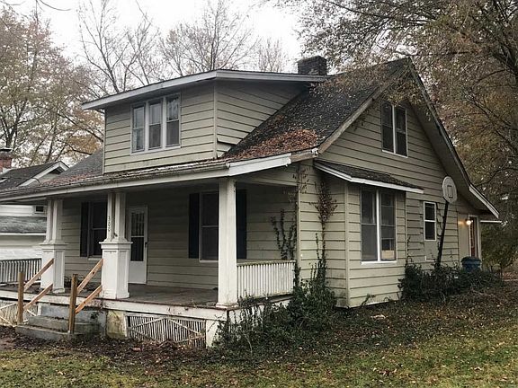 3rd image of 300 Bates St