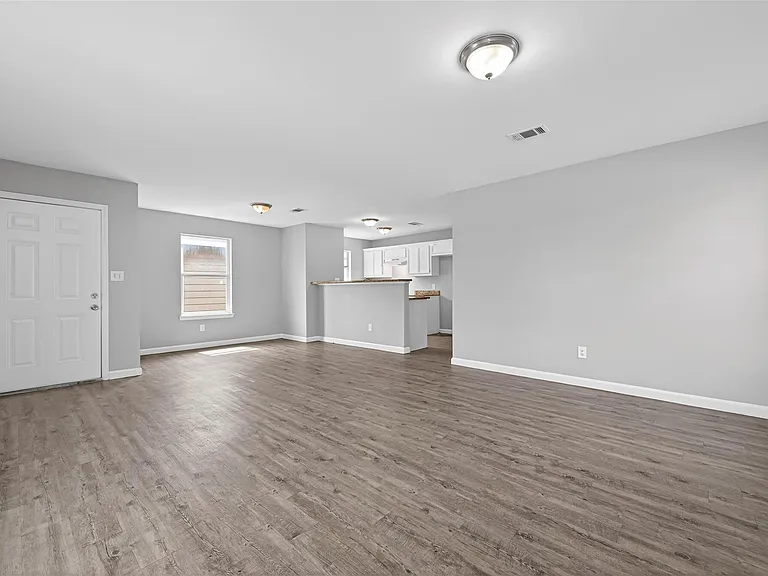 7521 Dyer St — Photo 9
