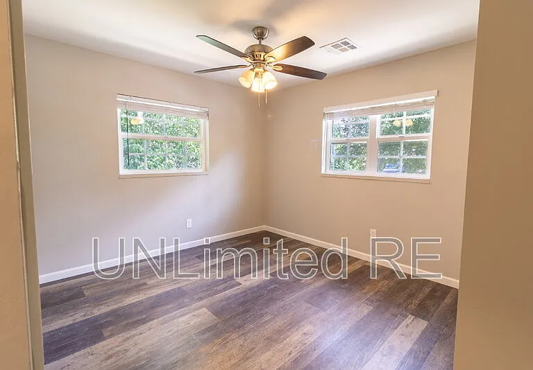 216 E Zuni Dr — Photo 14