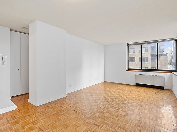 3rd image of 250 E 40th St APT 4E