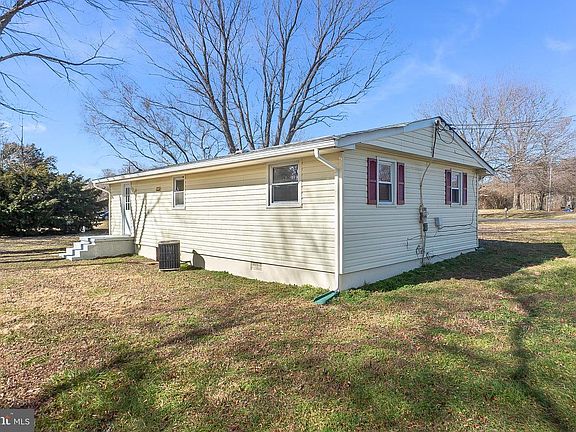 3rd image of 346 Lakeview Dr