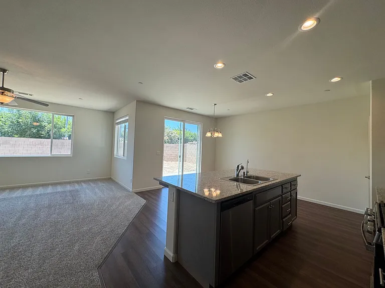 13333 Peach St — Photo 10