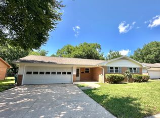 1715 Morningside Dr, Gainesville, TX 76240