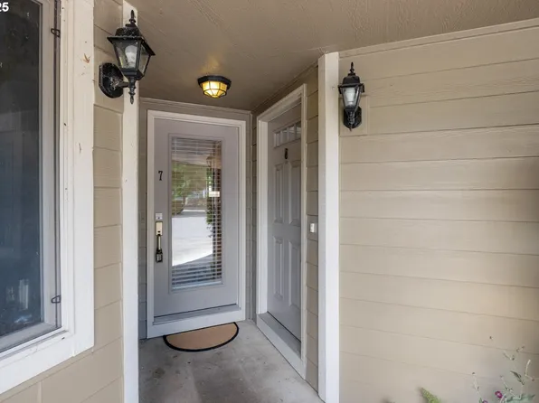 9334 N Lombard St APT 7, Portland, OR 97203