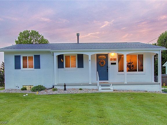 2nd image of 1222 Valley Dr NW