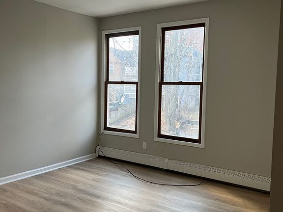 4th image of 25 Elberon Pl #3A
