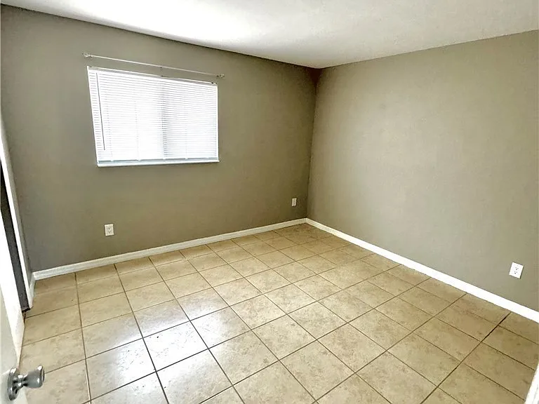 129 SE 23rd Pl #2 — Photo 7