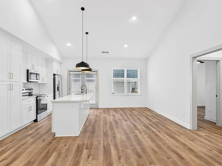 122 Hilltop Dr SW — Photo 7