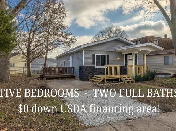 32 Cedar Dr, Pacific, MO 63069