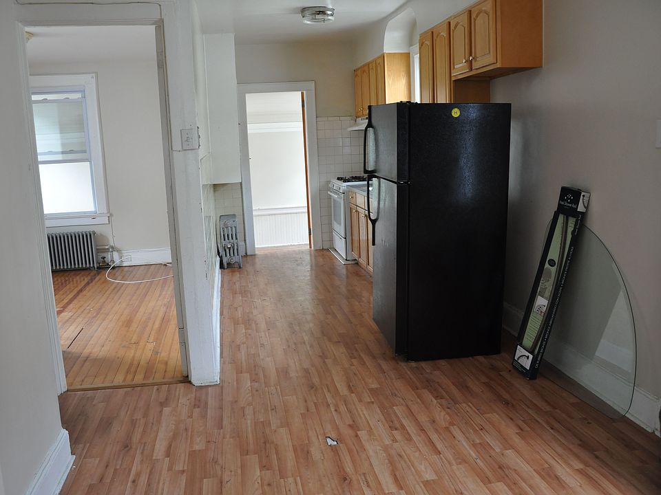 1st image of 19820 Carpenter Ave