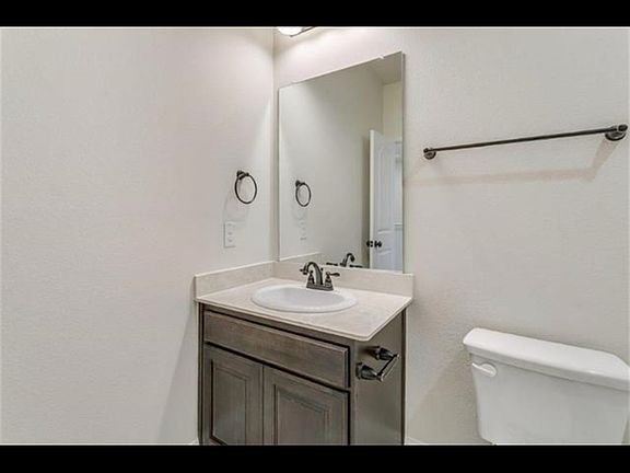4th image of 6811 Topaz Dr #6811