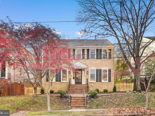 34 N Garfield St, Arlington, VA 22201