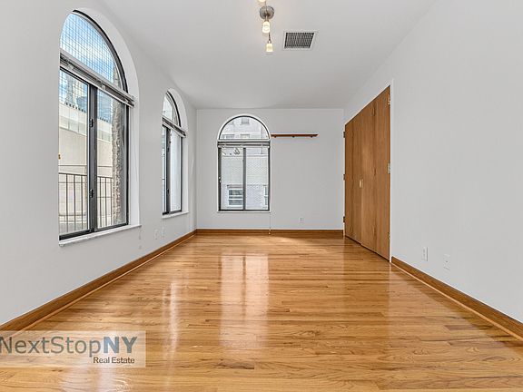 4th image of 208 E 58th St #3