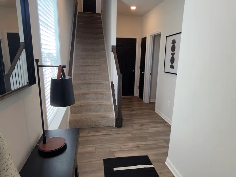2770 Lanham Hill Cir — Photo 2