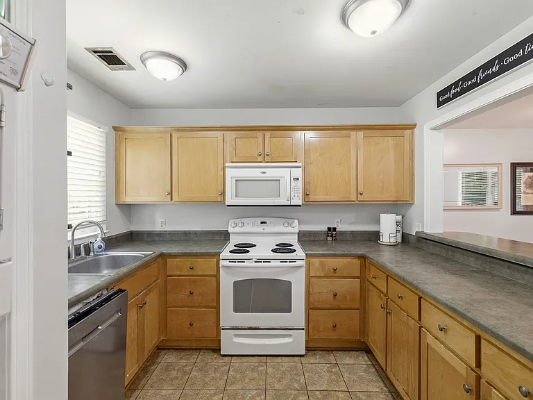 205 Pineview Dr #A — Photo 13