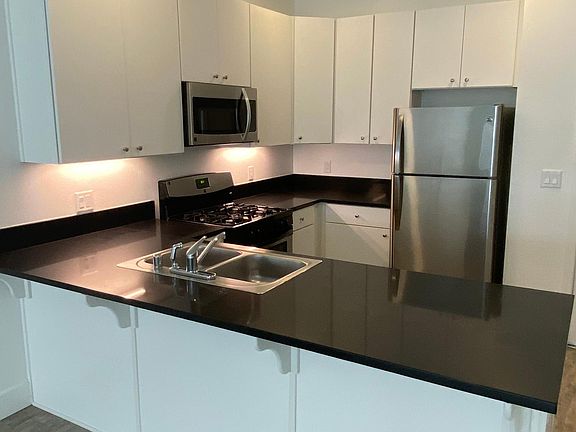 4th image of 1240 Avenue Of The Oaks Unit 207