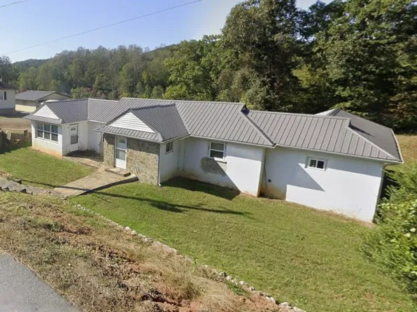 55 Hill St, Fieldale, VA 24089