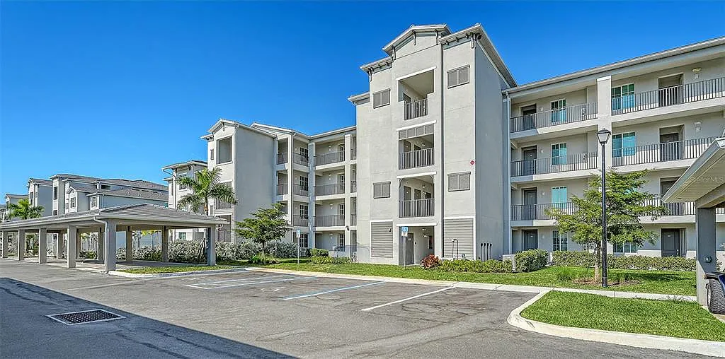 2 bed, 2.0 bath, 1301 sqft, $2,200 — Photo 1