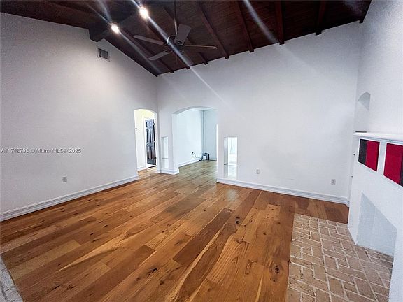 4th image of 8012 NE 7th Ave