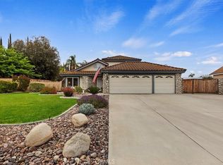 105 Clearwood Ave, Riverside, CA 92506