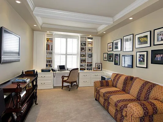 Sold by Sotheby's International Realty | media 27