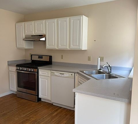 3rd image of 30052 Spruce Rd
