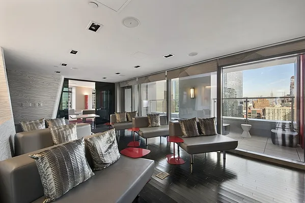 Sold by Nest Seekers International | media 7