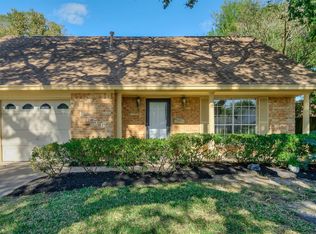 1756 Hialeah Dr, Seabrook, TX 77586