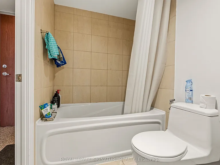16 Harrison Garden Blvd #1609 — Photo 27