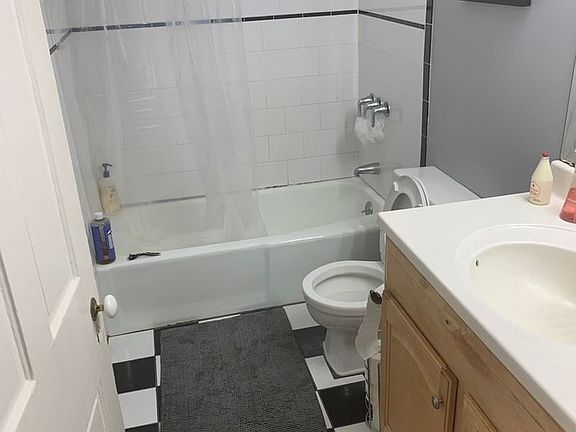 4th image of 15 W McMillan St #02