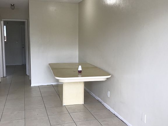 2nd image of 500 NE 16th St #3