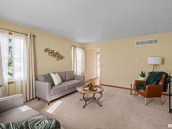 2nd image of 3319 N Elmwood Ave