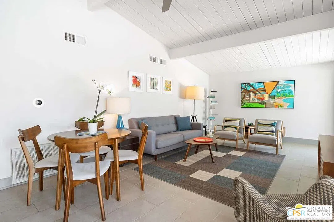 3 bed, 2.0 bath, 1225 sqft, $4,600 — Photo 4