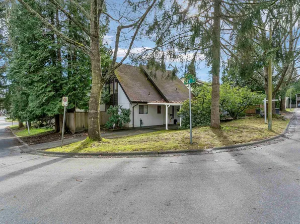 6717 141st St, Surrey, BC V3W 6X2