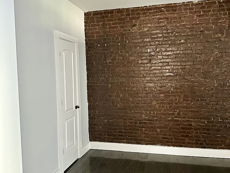164 Dikeman St #1R — Photo 6